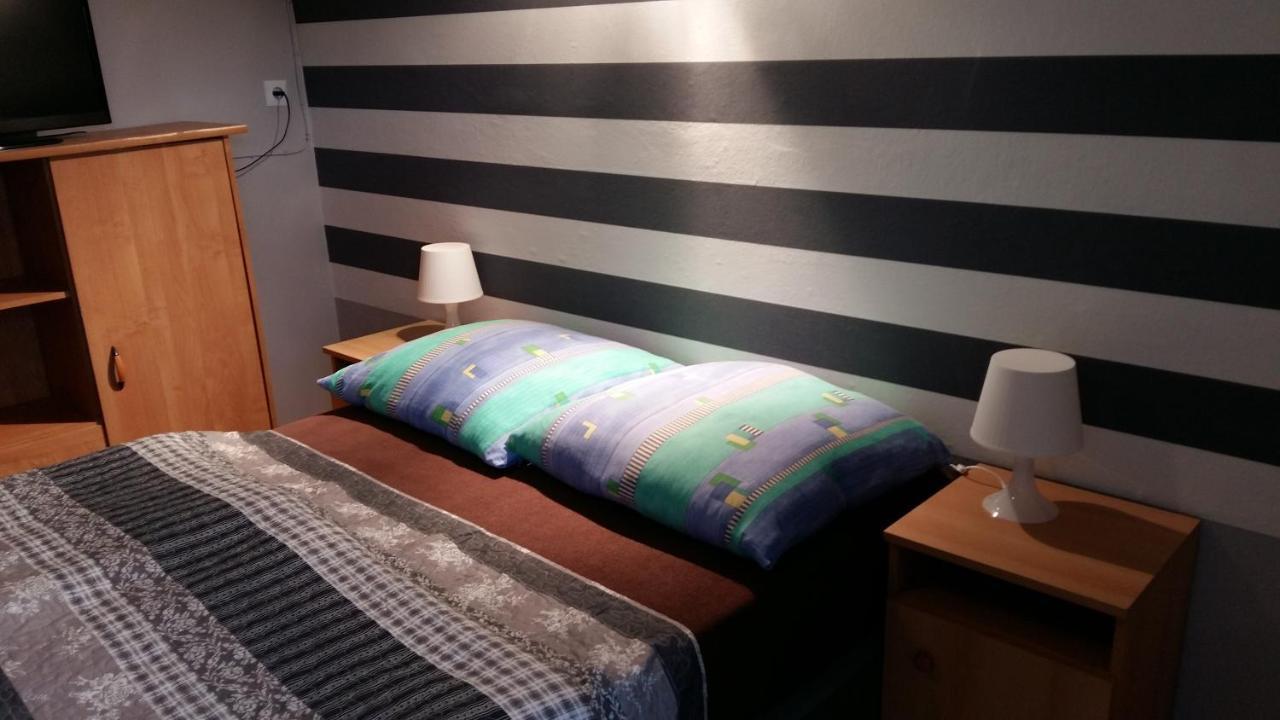 Pensjonat I Restauracja U Zdzicha Rowy  Bagian luar foto