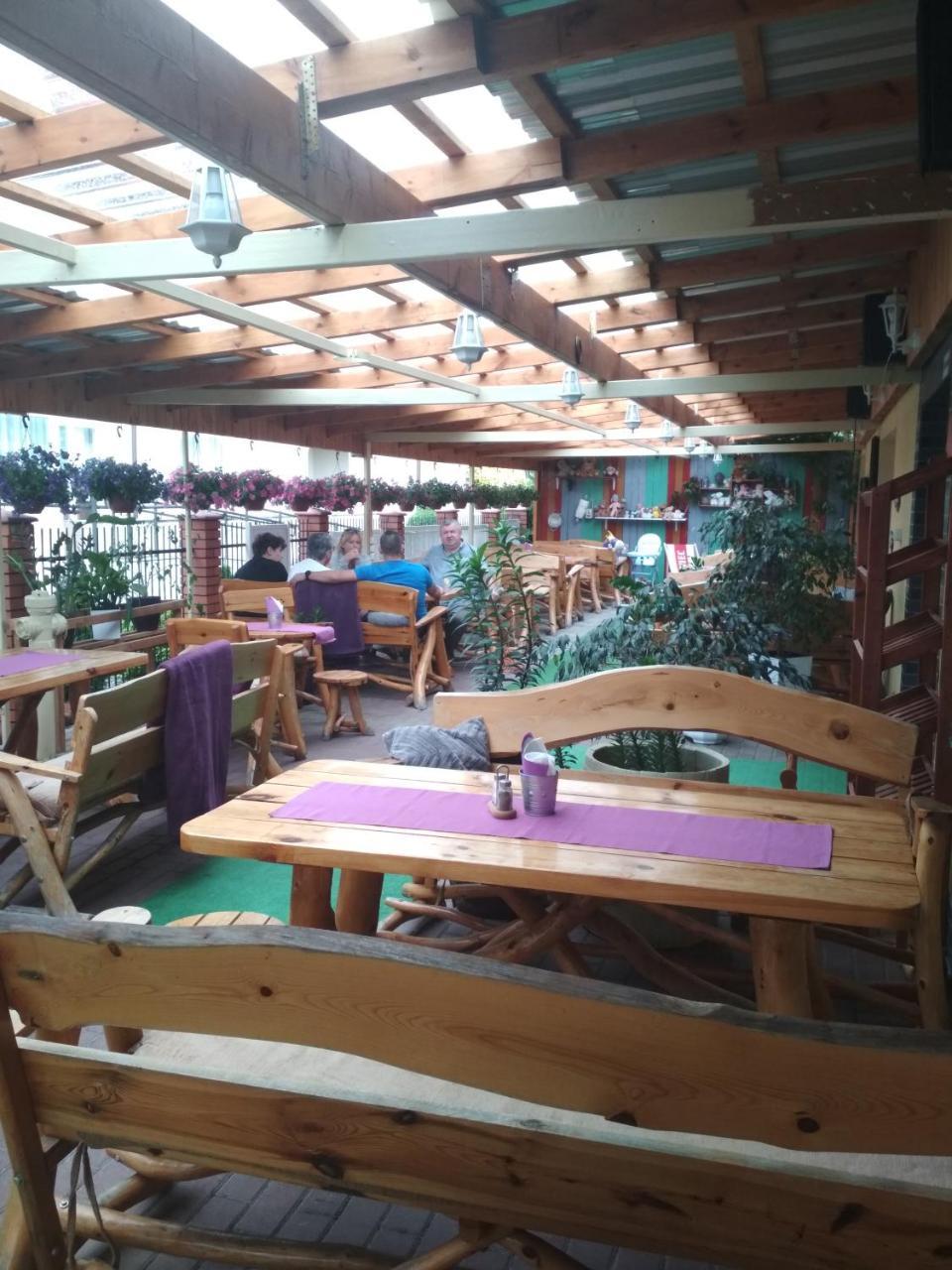 Pensjonat I Restauracja U Zdzicha Rowy  Bagian luar foto